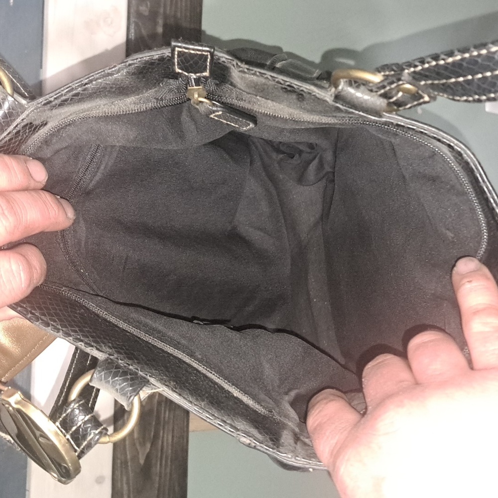 Used purse - Picture 3 of 3